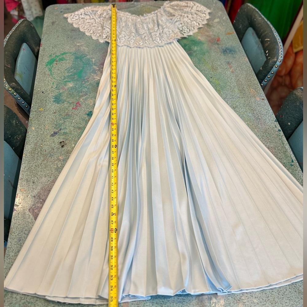 70s Lace Gown - Picture 12 of 14
